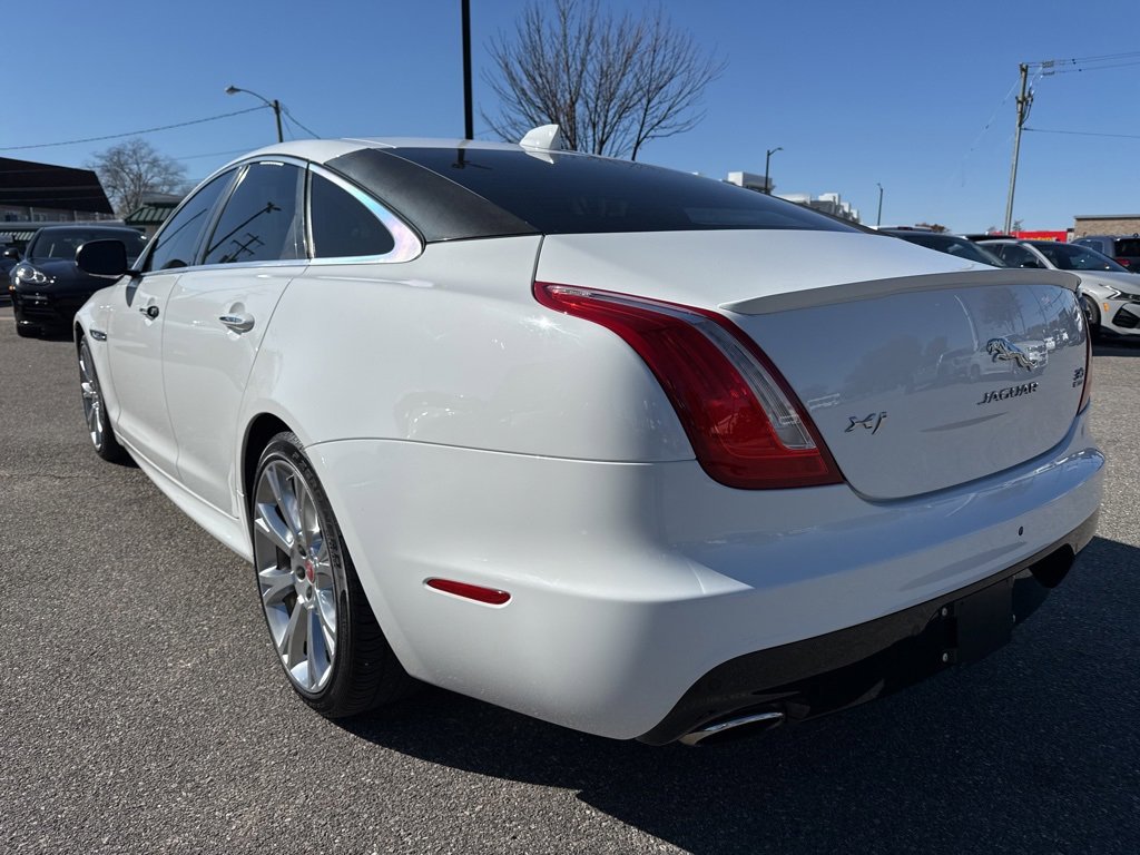 Used 2019 Jaguar XJ R-Sport image 4