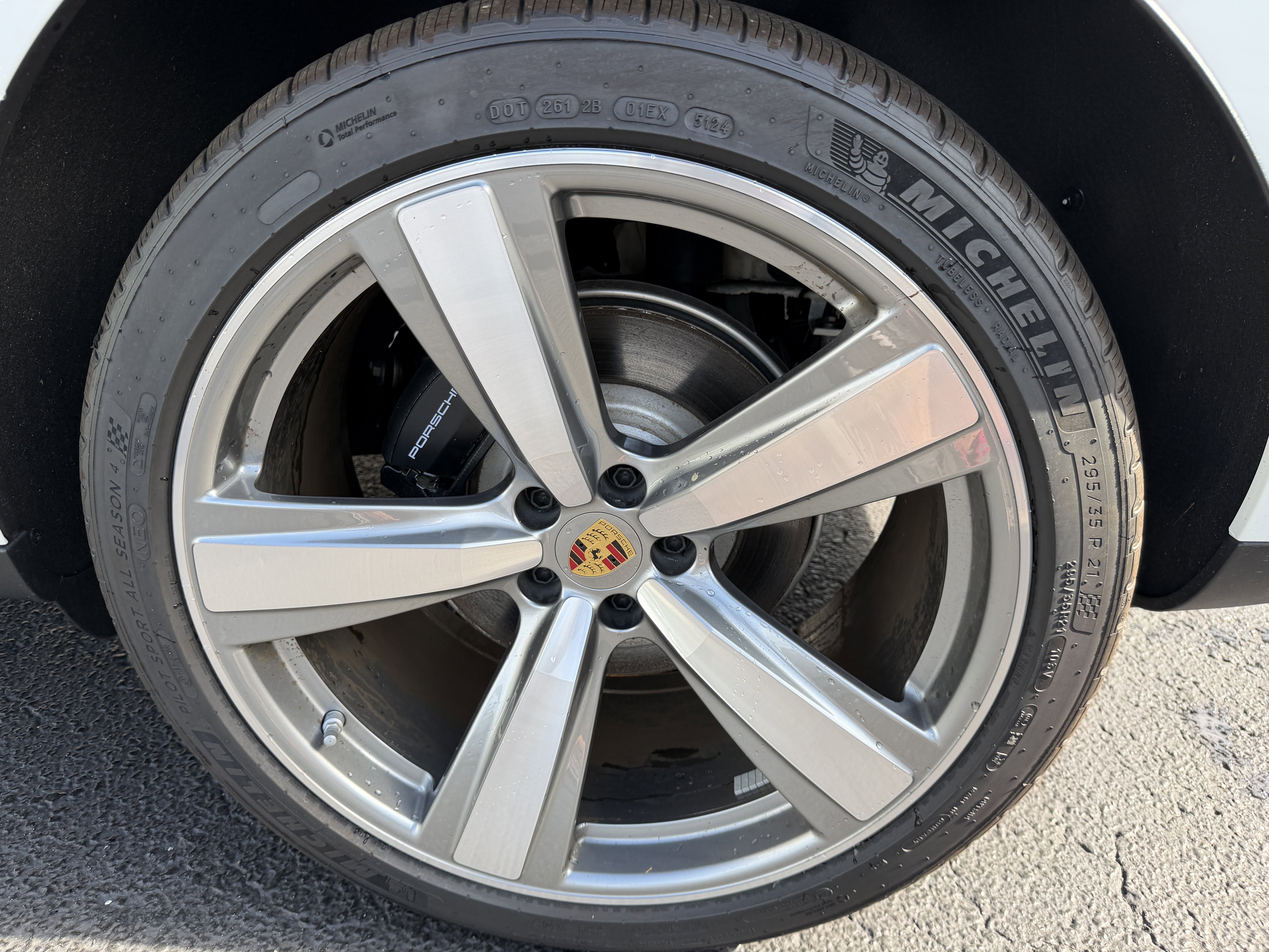 New 2025 Porsche Macan image 8