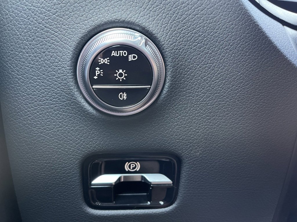 Certified 2025 Mercedes-Benz GLC 43 AMG 4MATIC image 18