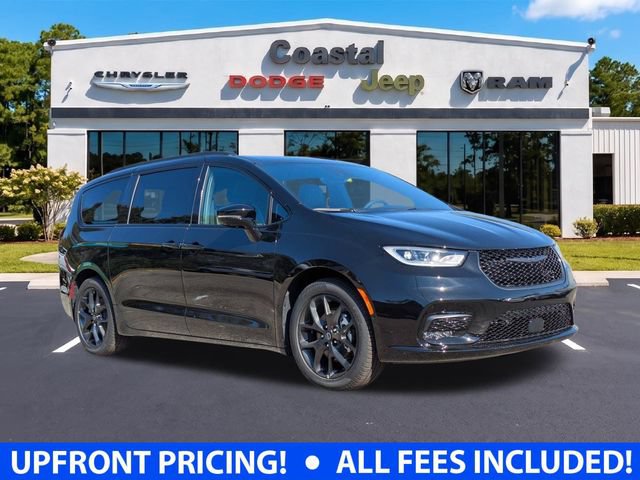 New 2026 Chrysler Pacifica Limited w/ S Appearance Package FWD image 1