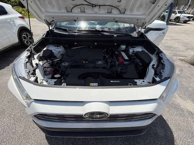 Used 2019 Toyota RAV4 LE image 5