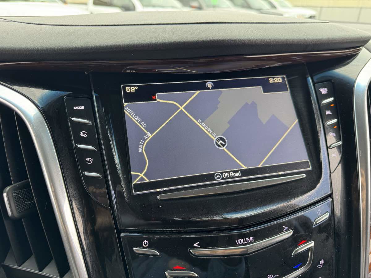 Used 2017 Cadillac Escalade Luxury image 33