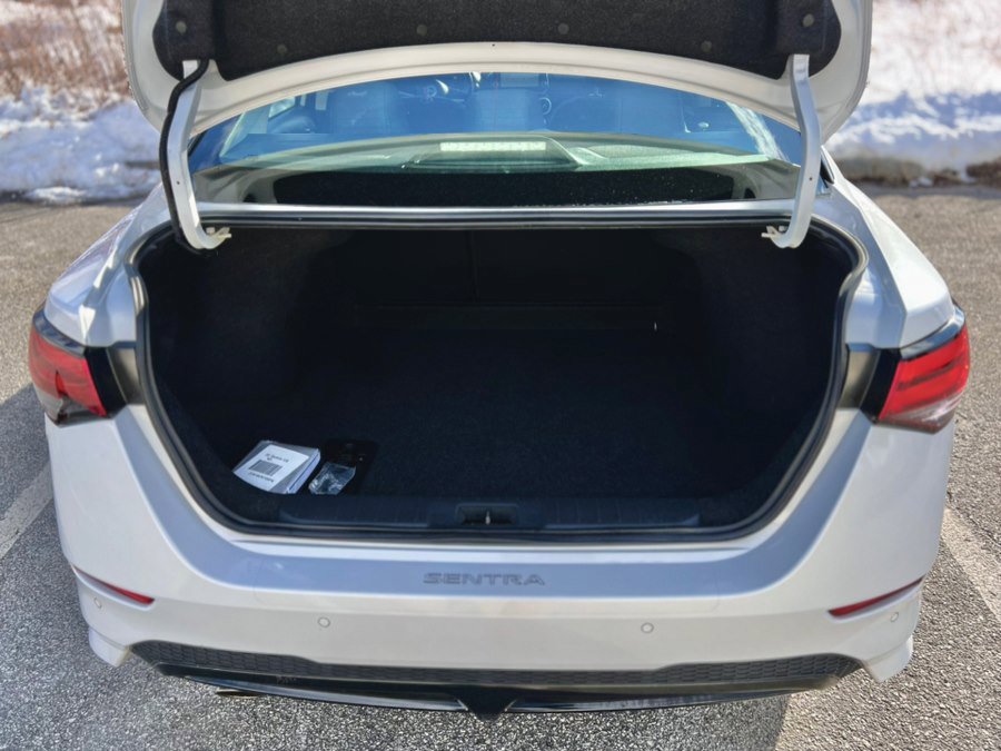 Used 2022 Nissan Sentra SR w/ Midnight Edition image 32