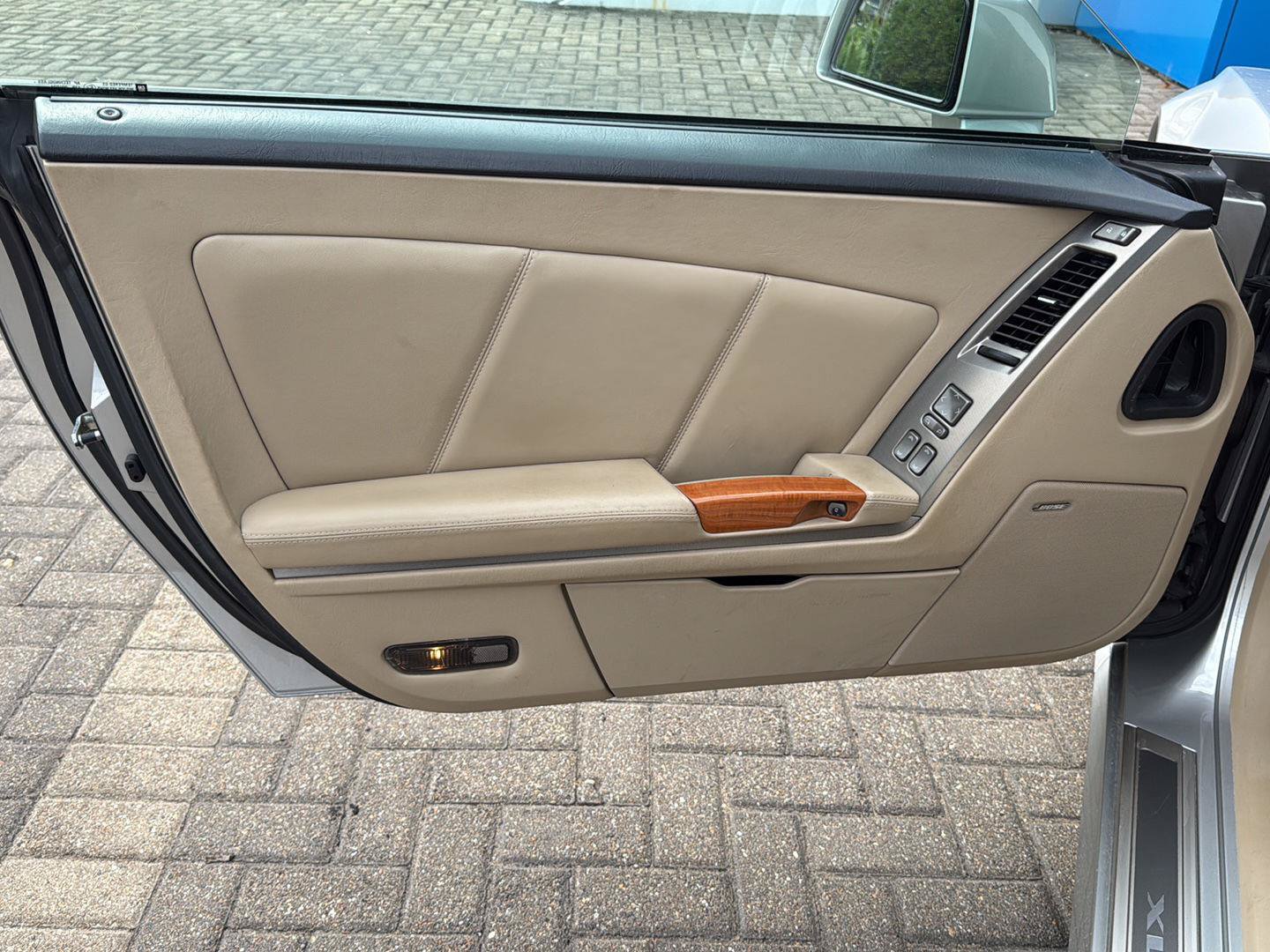 Used 2007 Cadillac XLR RWD image 11