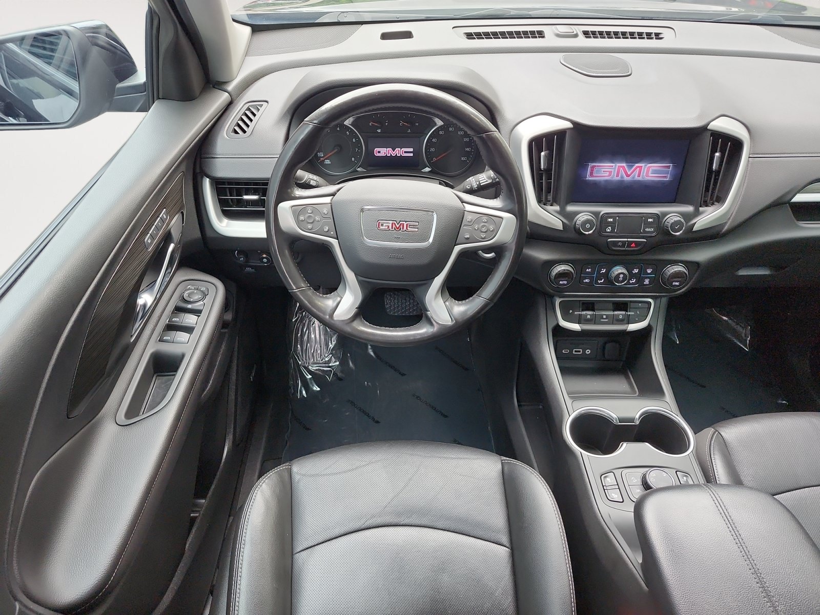 Used 2022 GMC Terrain SLT w/ Infotainment Package II AWD/4WD image 10