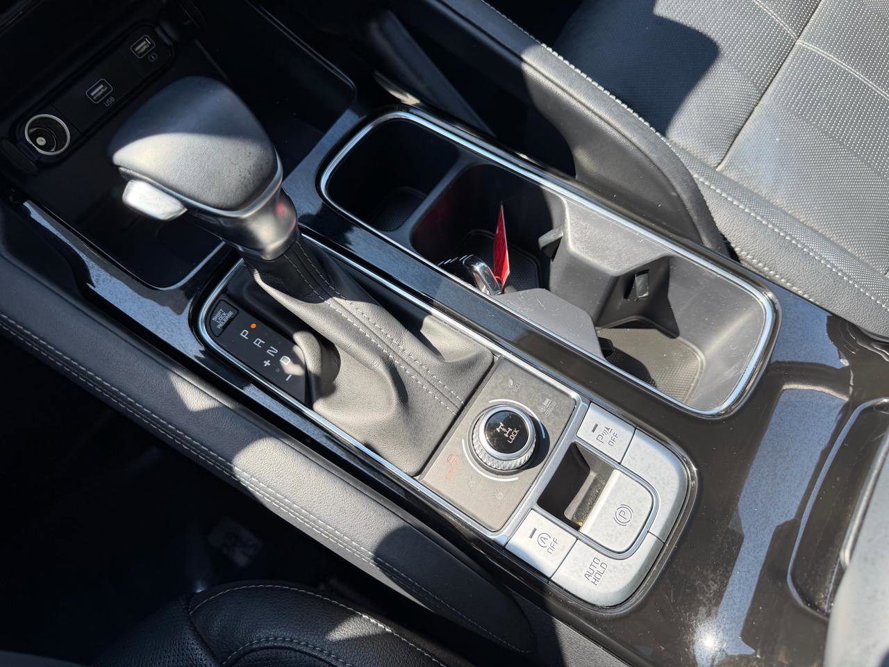 Used 2022 Kia Telluride EX w/ EX Premium Package image 16