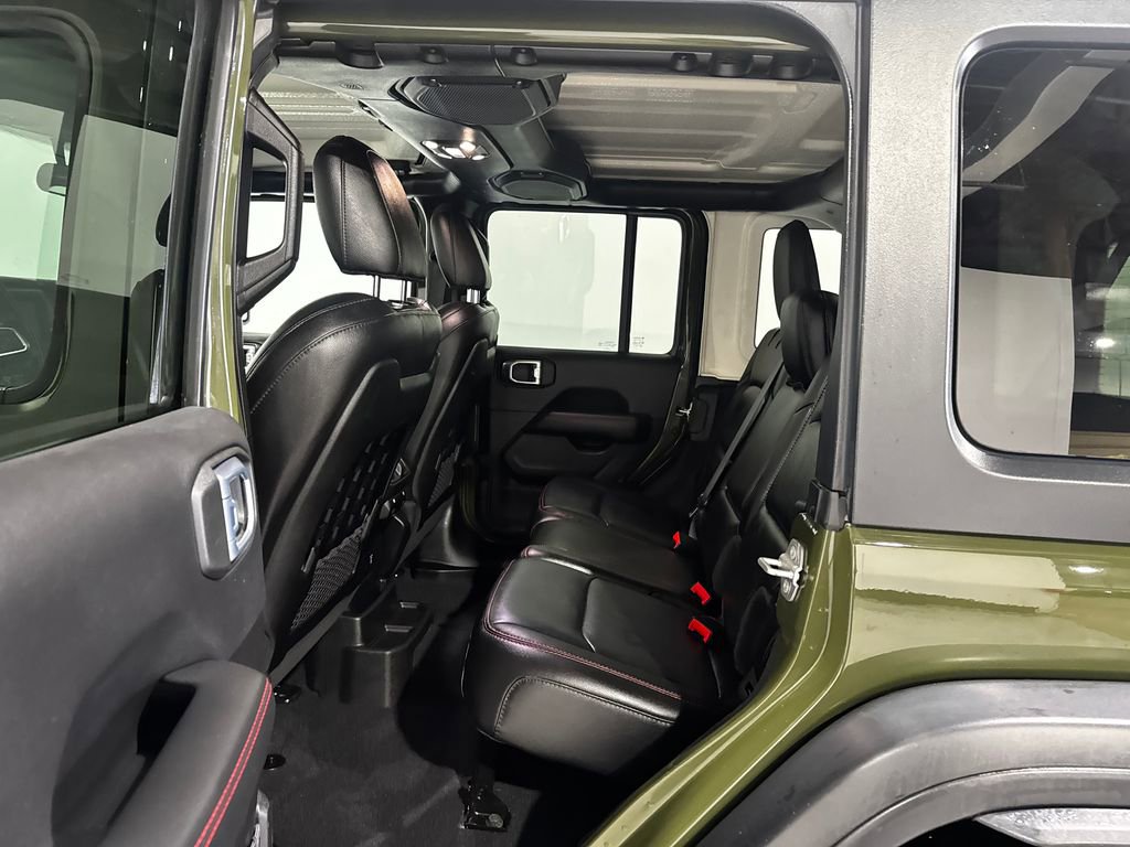 Used 2021 Jeep Wrangler Unlimited Rubicon w/ Xtreme Recon 35" Tire Package AWD/4WD image 17