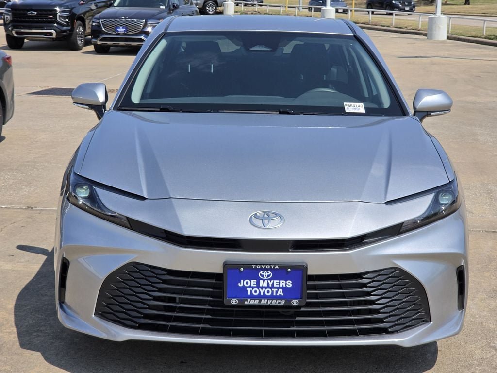 Used 2026 Toyota Camry LE w/ Convenience Package FWD image 3