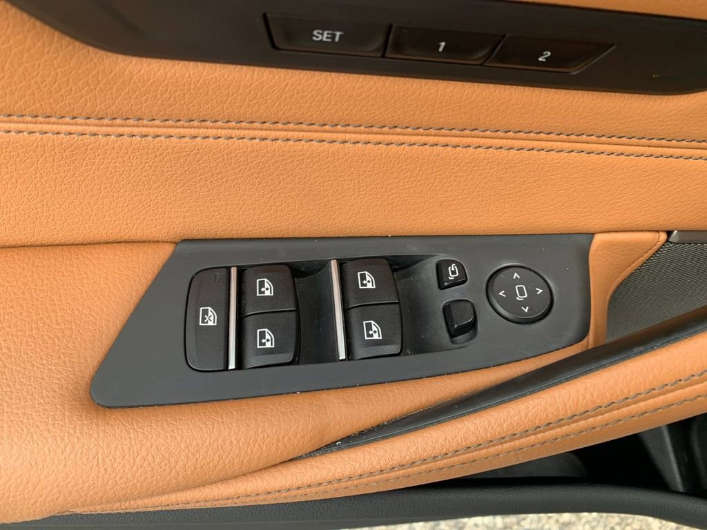 Used 2021 BMW 530i xDrive w/ Premium Package image 13