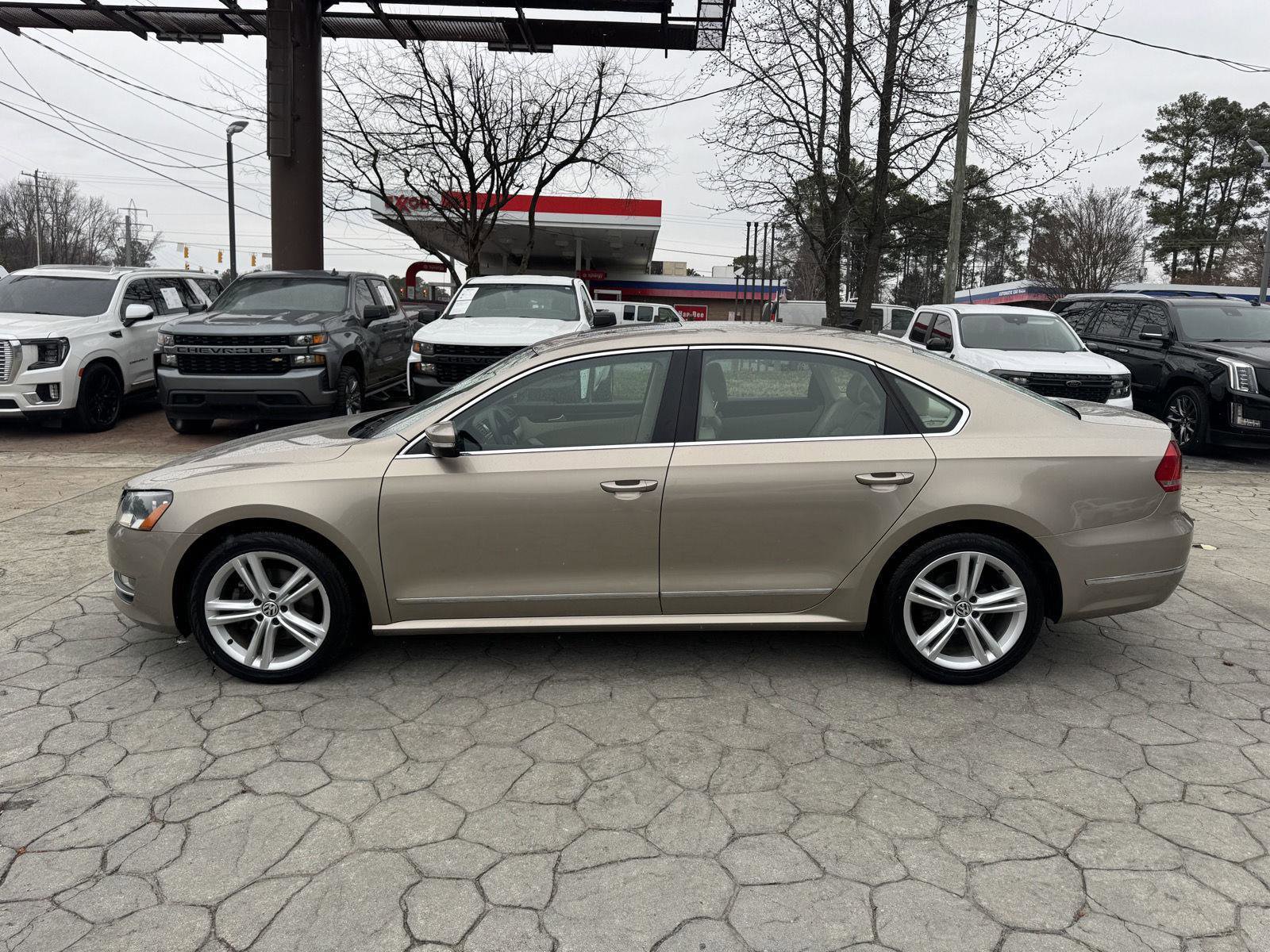 Used 2015 Volkswagen Passat TDI SEL Premium image 6