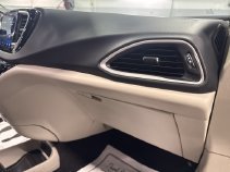 Used 2023 Chrysler Pacifica Touring-L FWD image 35