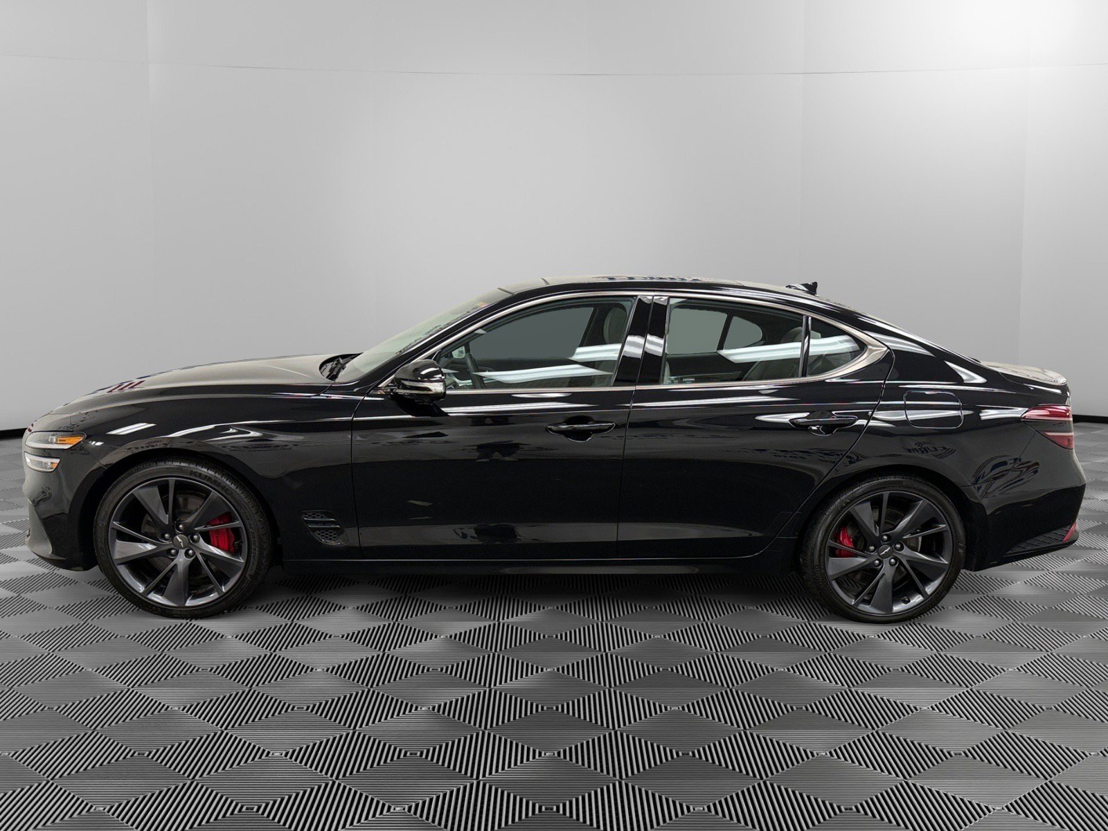 Used 2023 Genesis G70 3.3T w/ Sport Prestige Package image 2