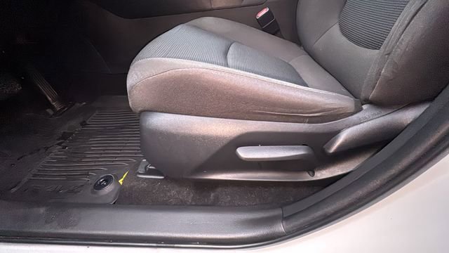 Used 2023 Toyota RAV4 LE AWD/4WD image 28