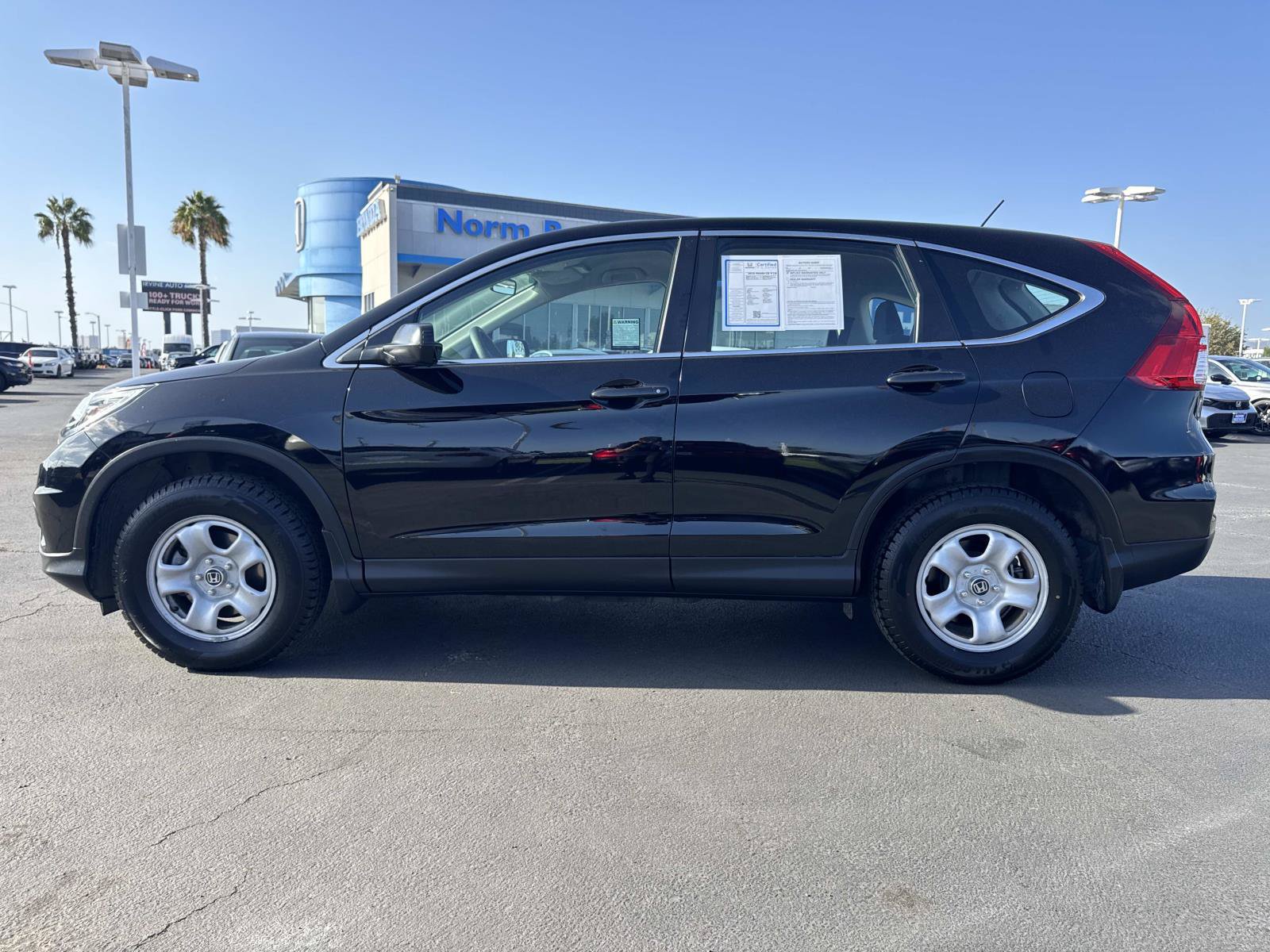 Used 2016 Honda CR-V LX image 2