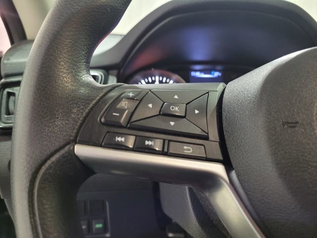 Used 2017 Nissan Rogue SV image 32