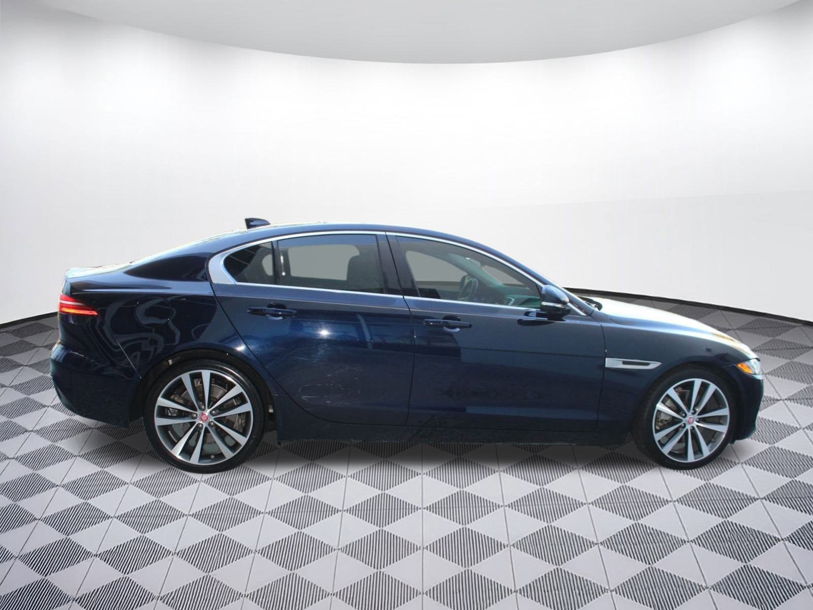 Used 2020 Jaguar XE S image 8