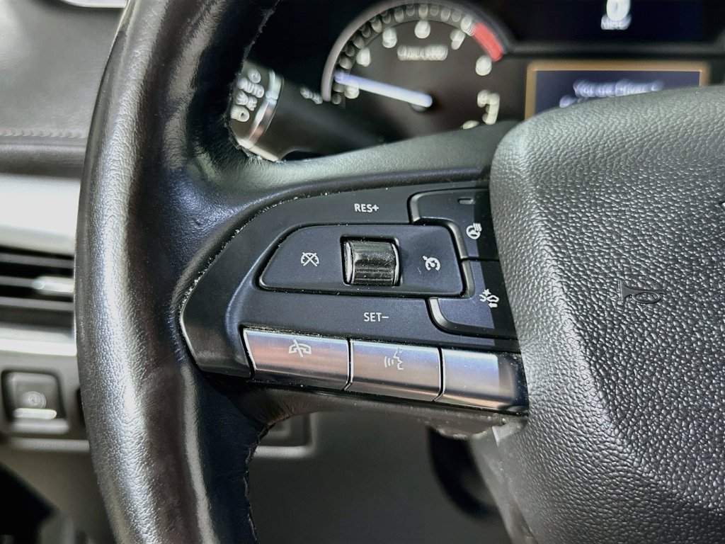 Used 2021 Cadillac XT4 Premium Luxury w/ Trailering Package AWD/4WD image 25