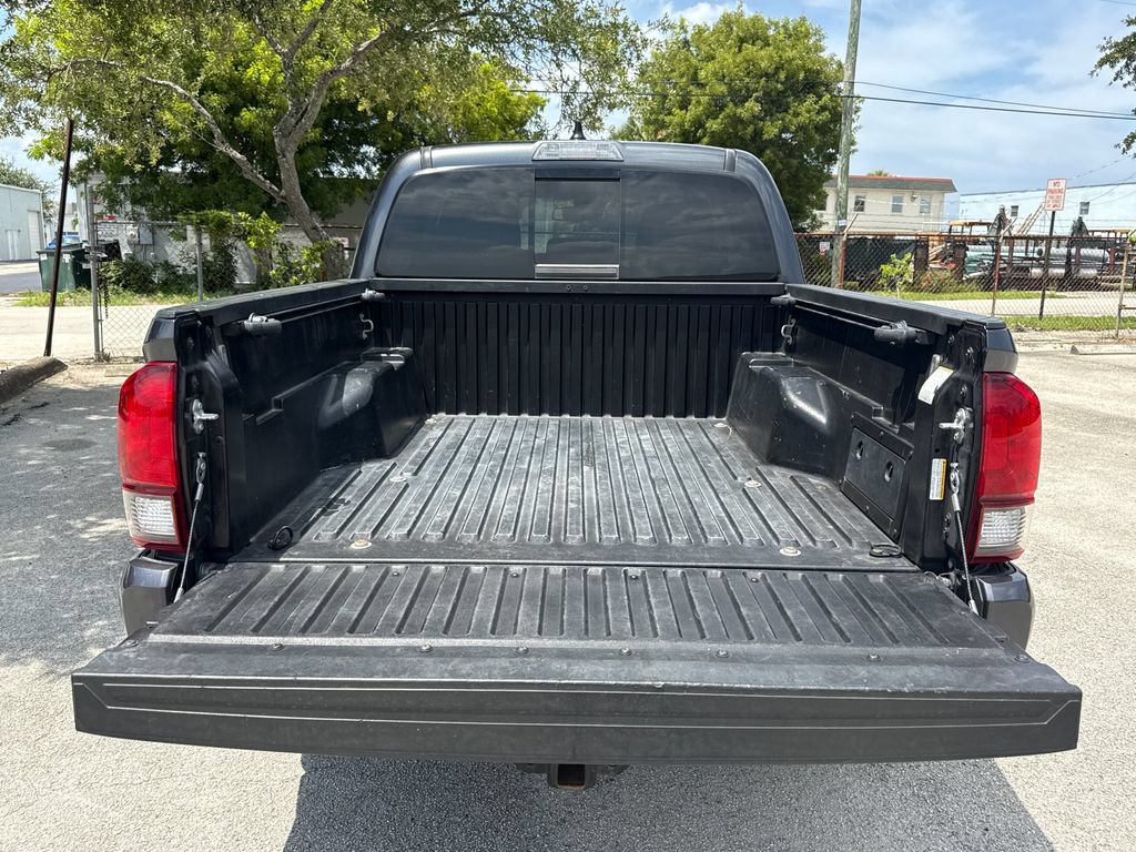 Used 2022 Toyota Tacoma SR5 w/ Technology Package RWD image 26