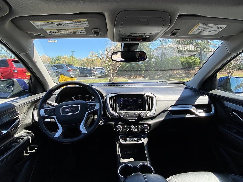 Used 2022 GMC Terrain SLT image 21