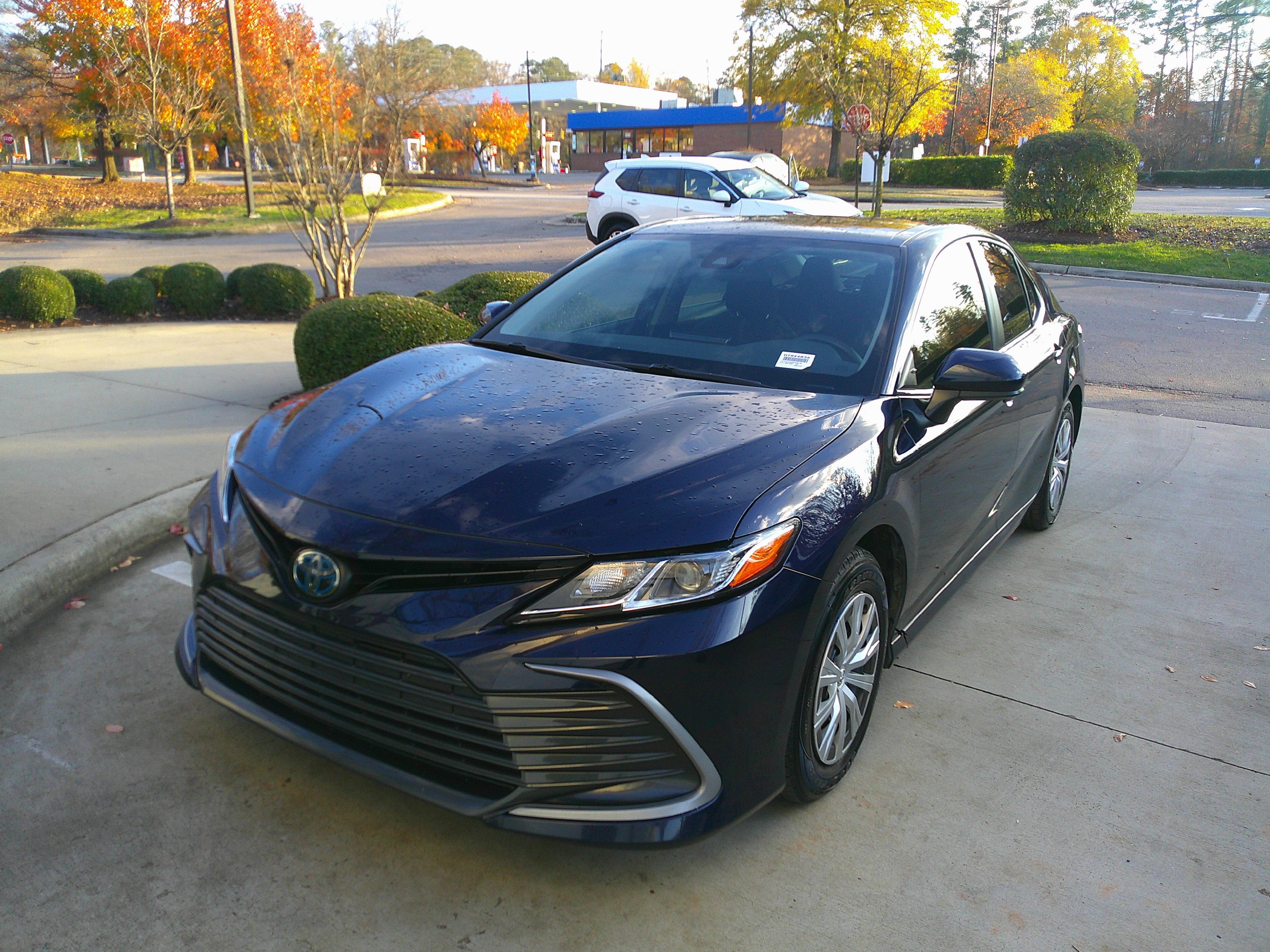 Used 2022 Toyota Camry LE image 6