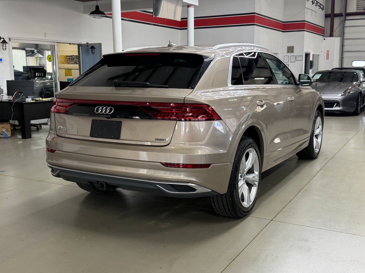 Used 2019 Audi Q8 Premium Plus w/ Premium Plus AWD/4WD image 2