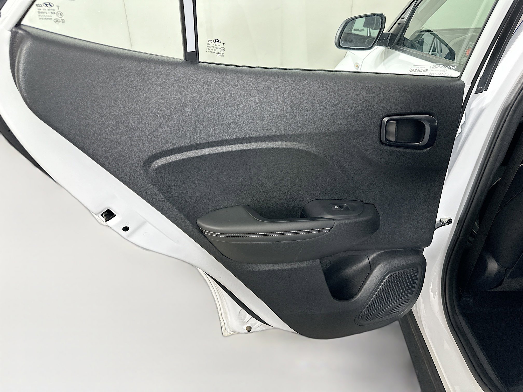 Used 2025 Hyundai Venue Limited image 26