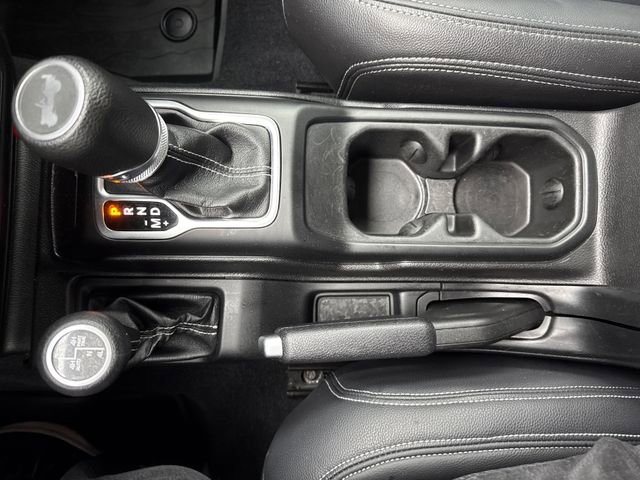 Used 2020 Jeep Wrangler Unlimited Sahara image 19