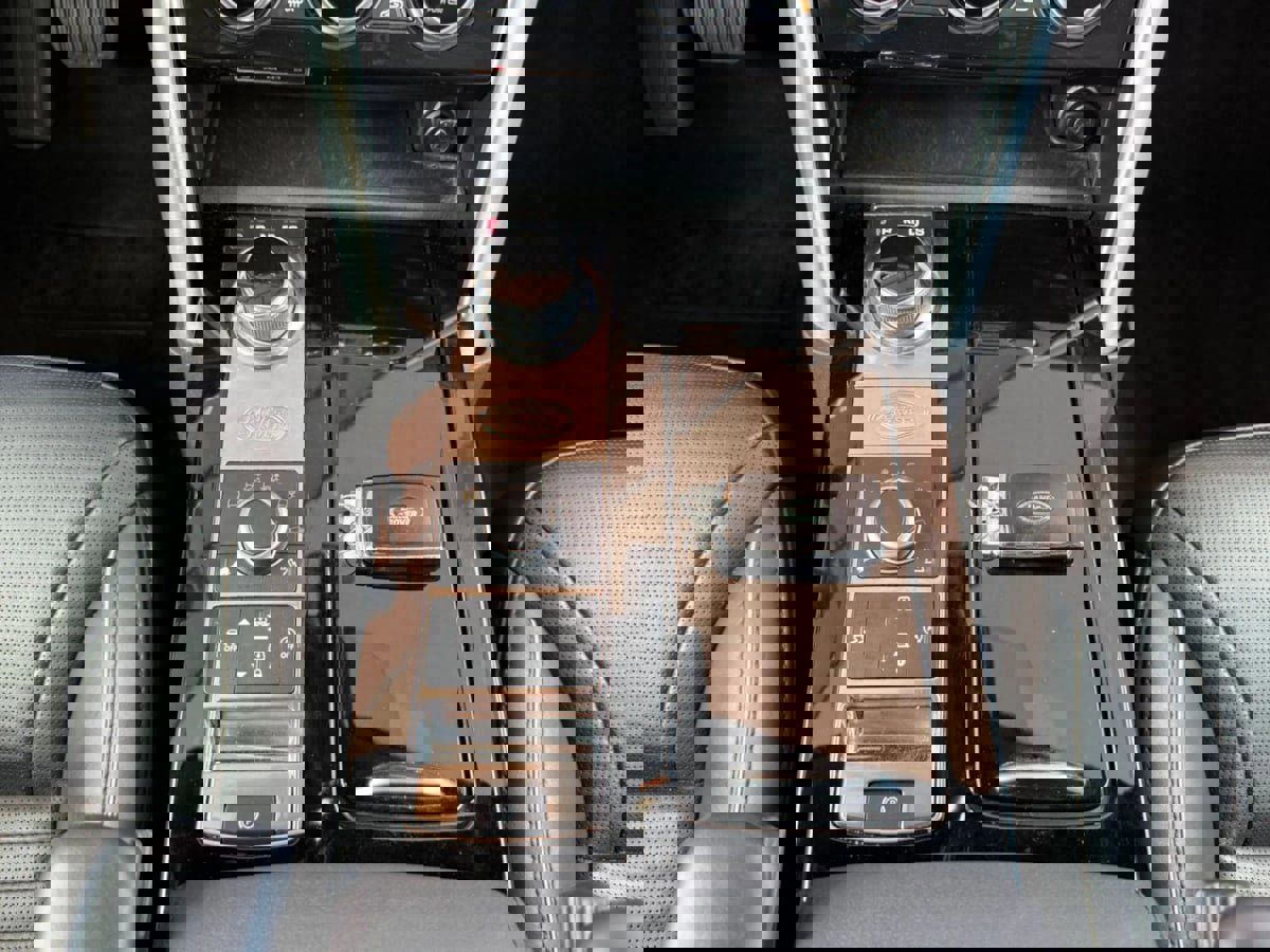 Used 2019 Land Rover Discovery HSE image 34