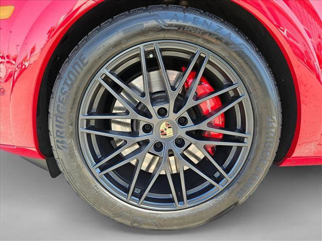 Used 2025 Porsche Cayenne GTS AWD/4WD image 22