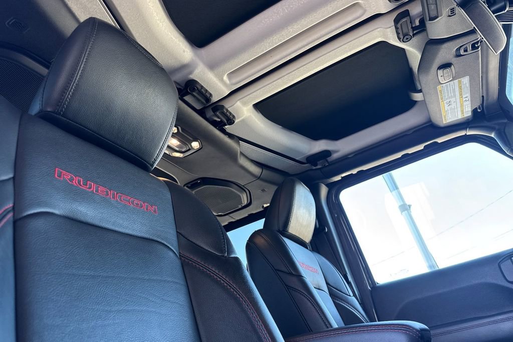 Used 2022 Jeep Wrangler Unlimited Rubicon w/ Xtreme Recon 35" Tire Package image 16