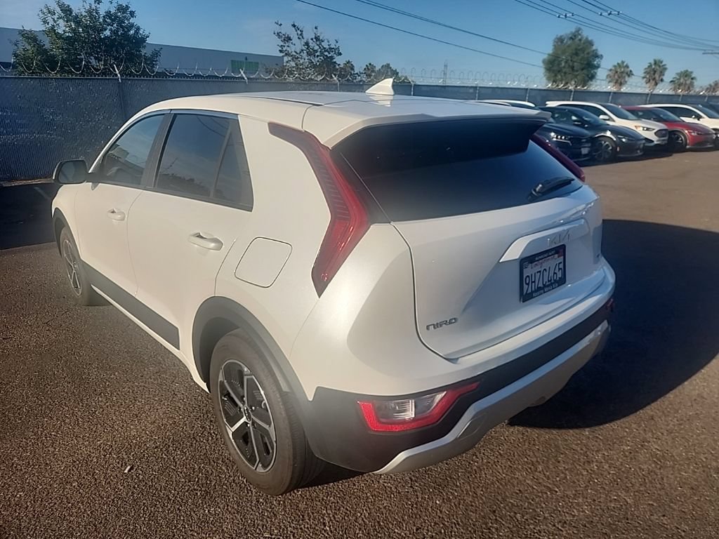 Certified 2024 Kia Niro LX FWD image 11