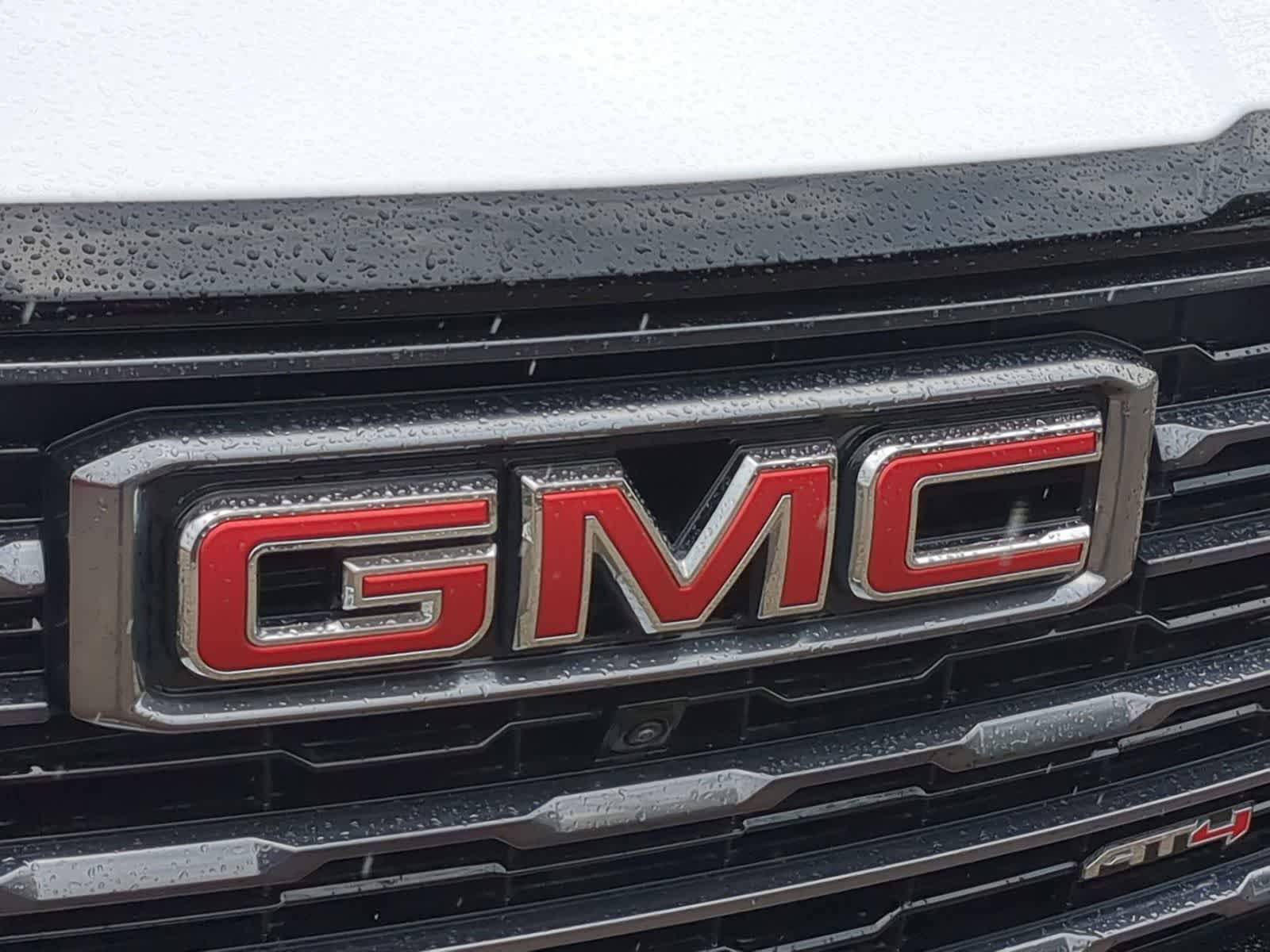 Used 2025 GMC Yukon AT4 w/ AT4 Premium Package AWD/4WD image 12