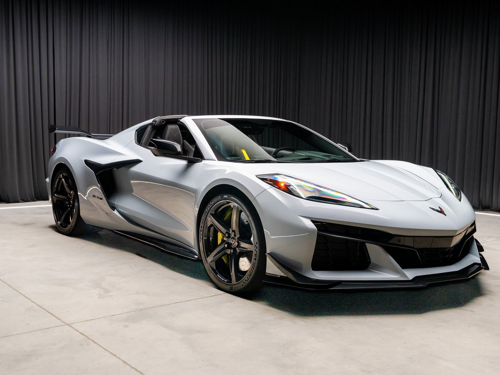 Used 2023 Chevrolet Corvette Z06 w/ Z07 Performance Package image 69