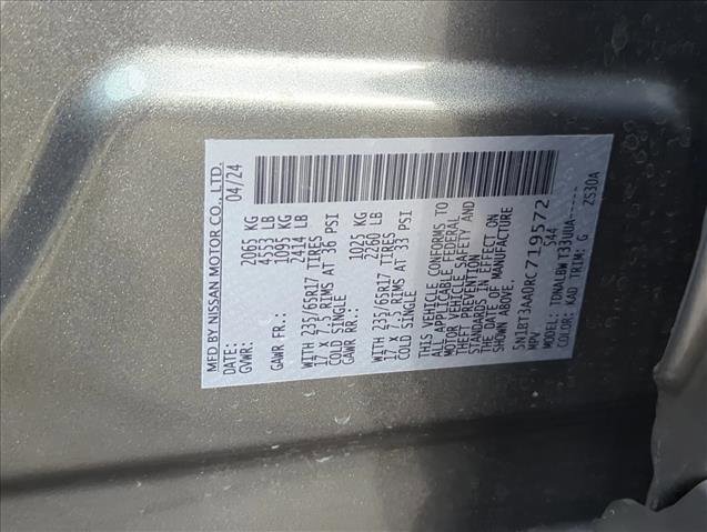 Used 2024 Nissan Rogue S image 27