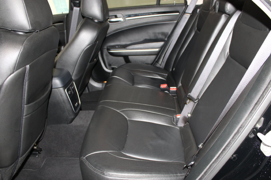 Used 2023 Chrysler 300 Touring AWD/4WD image 22