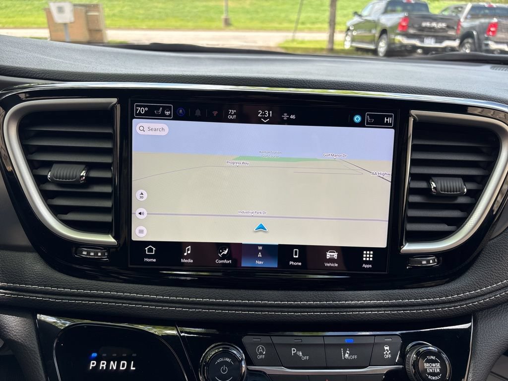 New 2026 Chrysler Pacifica Select FWD image 32