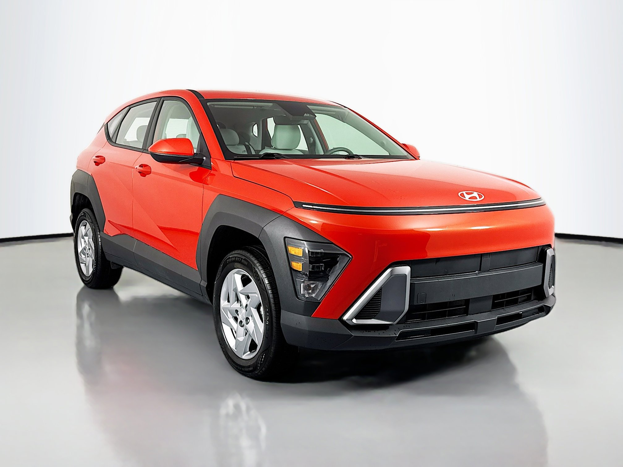 Used 2025 Hyundai Kona SE AWD/4WD image 3