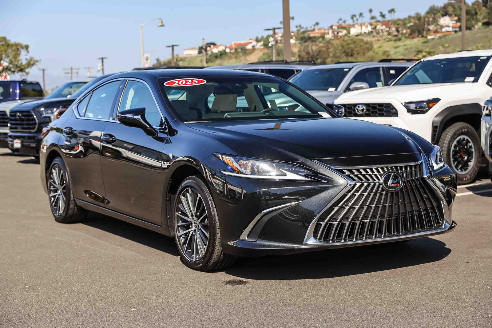 Used 2025 Lexus ES 350 w/ Premium Package FWD image 3