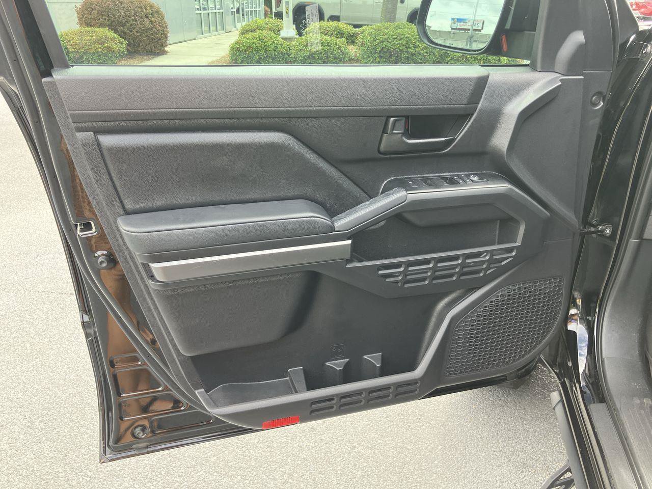 Certified 2024 Toyota Tacoma SR5 AWD/4WD image 13