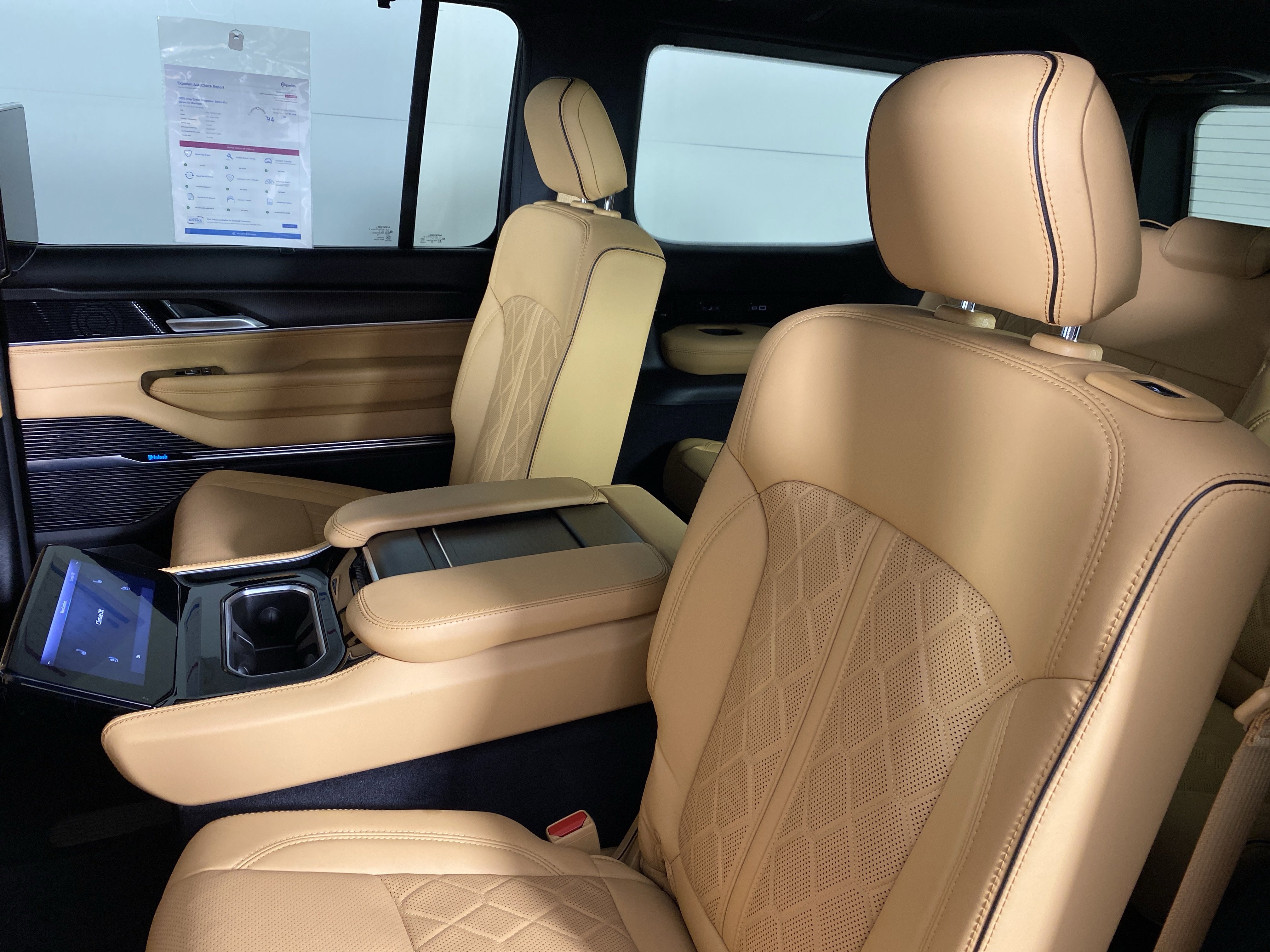 Used 2025 Jeep Grand Wagoneer Series III w/ Rear Seat Video Group 1 AWD/4WD image 35