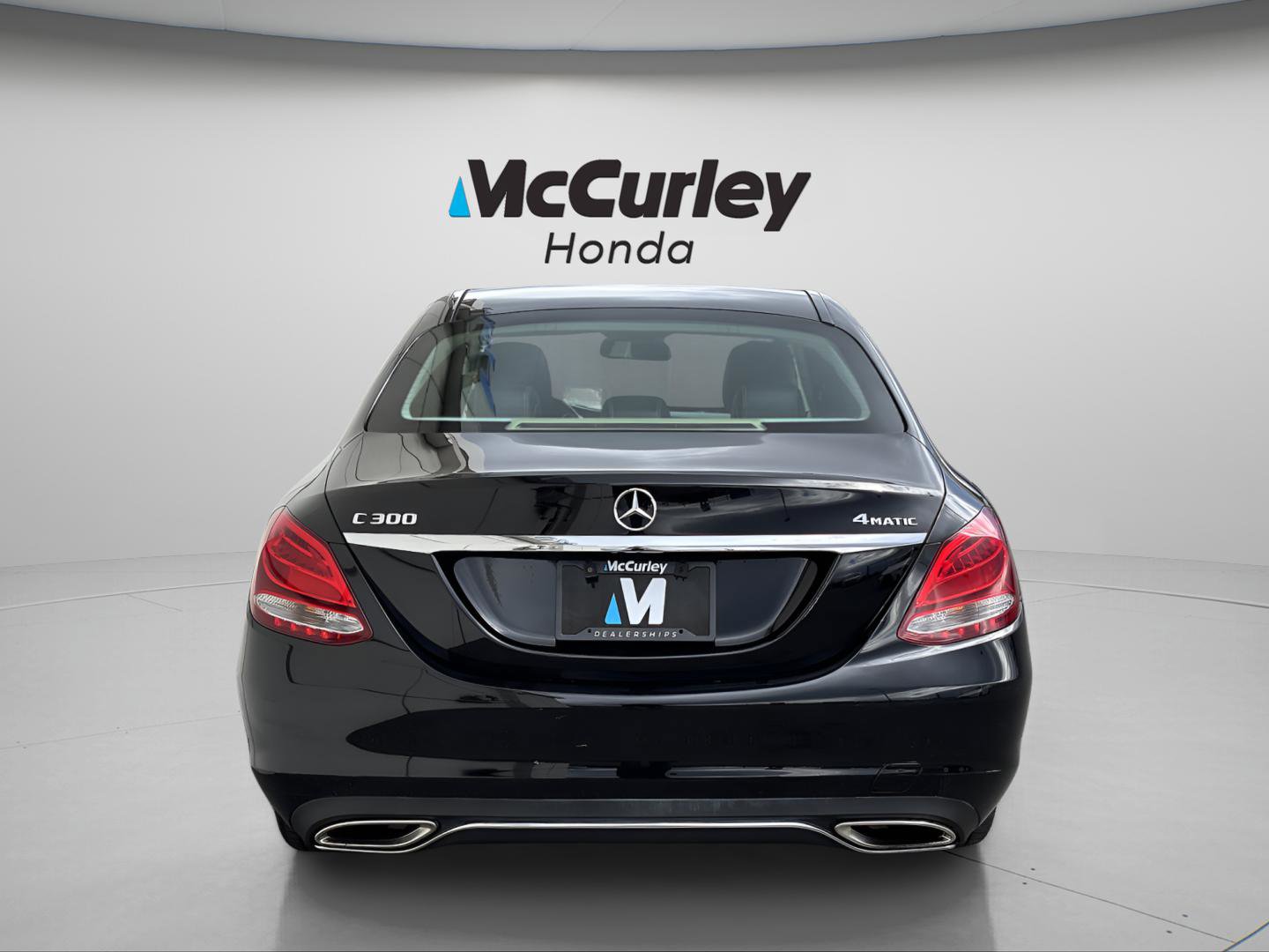 Used 2017 Mercedes-Benz C 300 4MATIC image 4