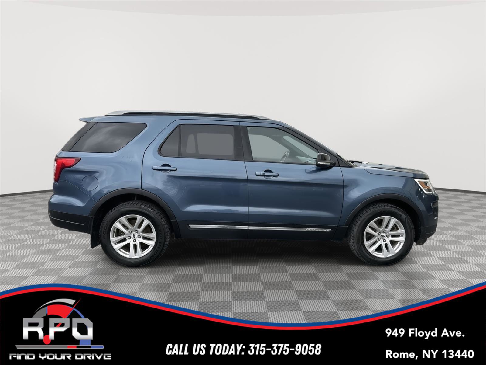 Used 2018 Ford Explorer XLT w/ Equipment Group 202A image 6