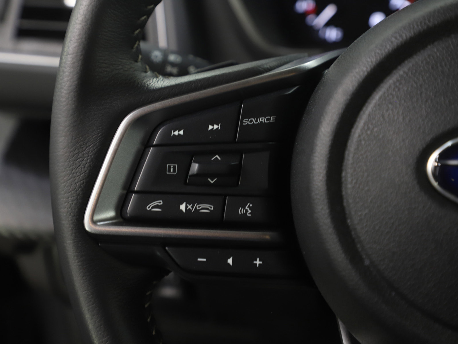 Used 2024 Subaru Ascent Premium w/ Convenience Package image 22