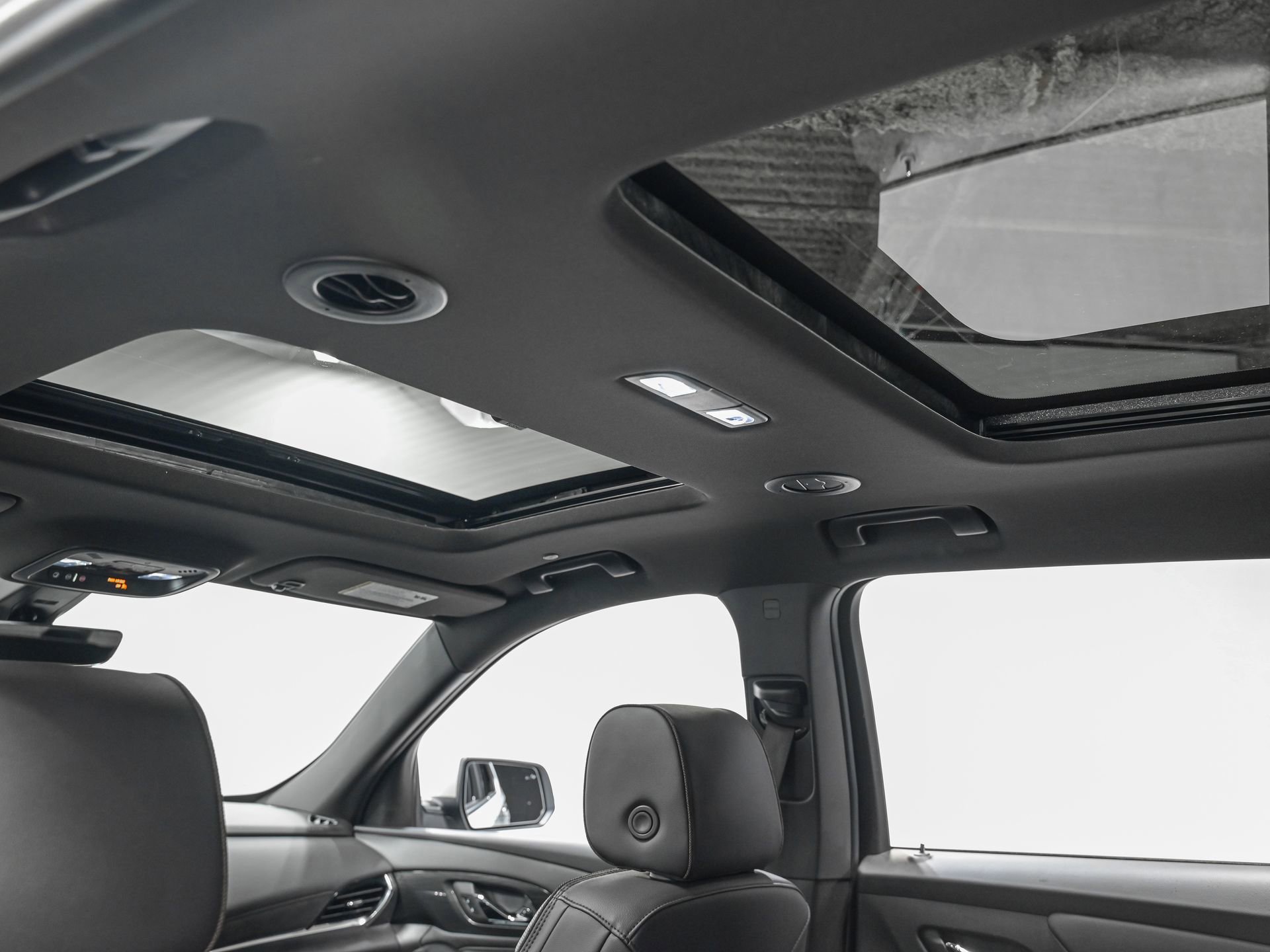 Used 2023 Chevrolet Traverse High Country w/ LPO, Floor Liner Package FWD image 25