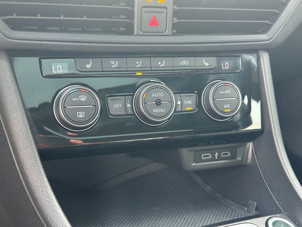 Used 2021 Volkswagen Jetta SE image 35