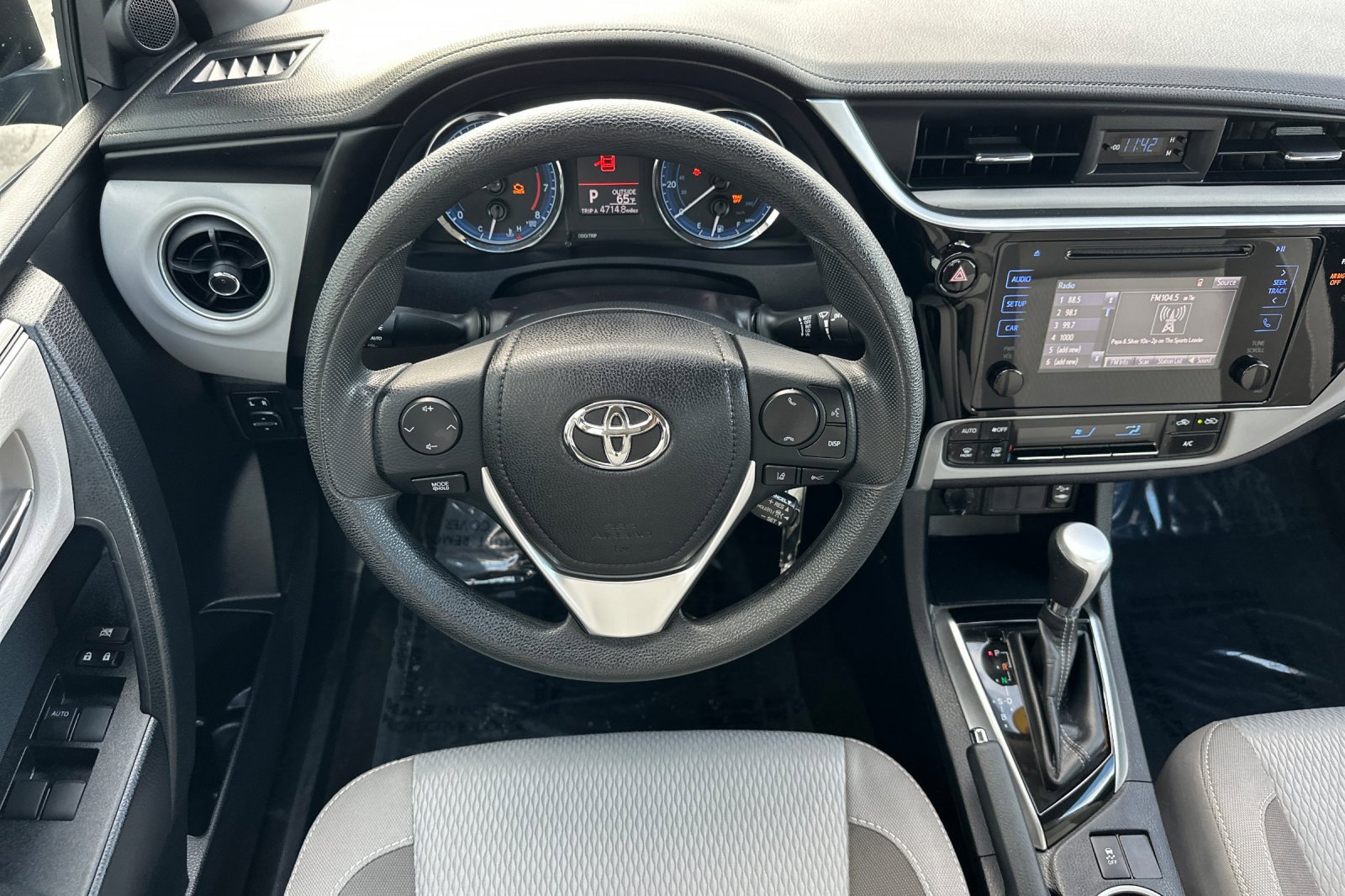 Certified 2017 Toyota Corolla LE image 14