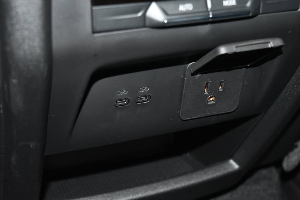 Used 2025 Buick Enclave Preferred w/ Power Package image 23