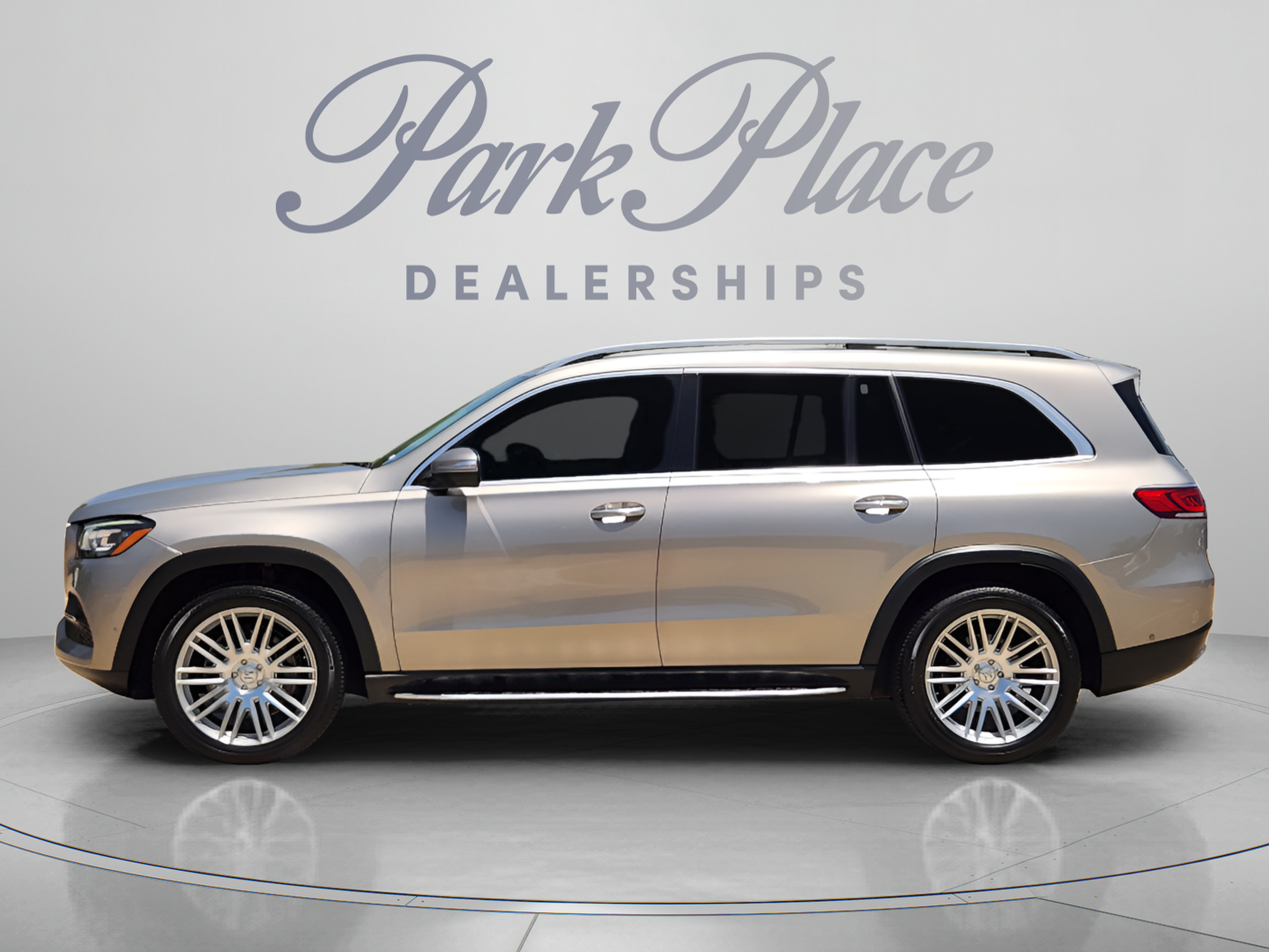Used 2020 Mercedes-Benz GLS 450 4MATIC image 2
