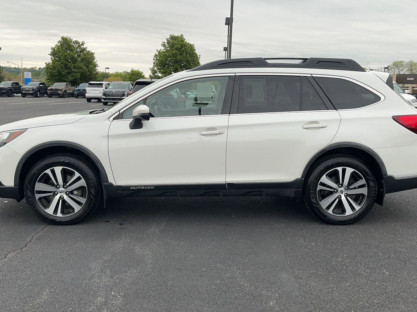Used 2019 Subaru Outback 2.5i Limited AWD/4WD image 12
