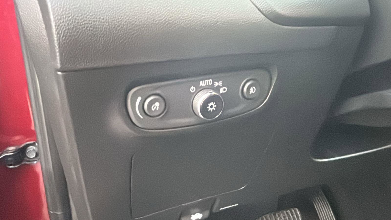 Certified 2023 Buick Encore GX Select w/ Safety Package II image 14